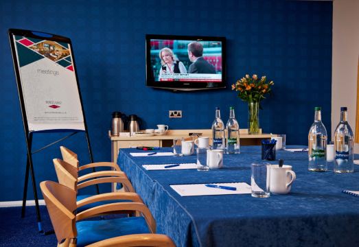 Leonardo Inn Aberdeen Airport Hotel Overview