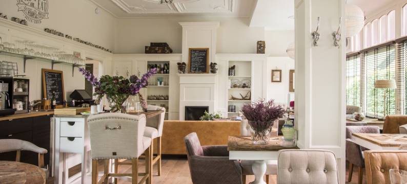 札札斯酒廊酒店(Zenzez Hotel & Lounge)图片