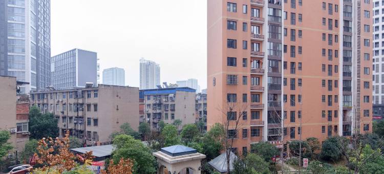 西门客栈(武汉大学小洪山地铁站店)图片