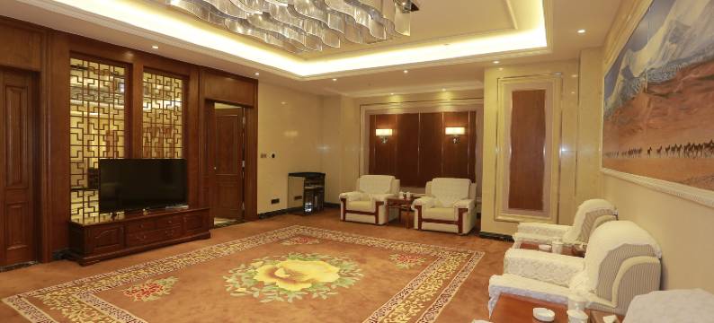 德令哈森元巴音河酒店图片