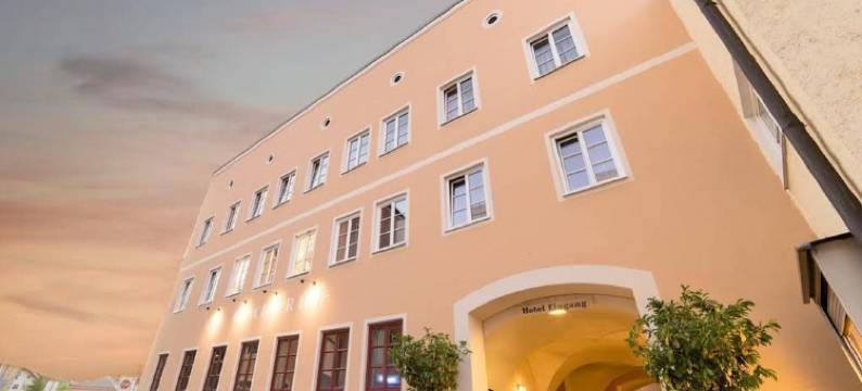 普法尔基尔兴寄宿式酒店(Boardinghouse Hotel Münchner Hof Pfarrkirchen)图片