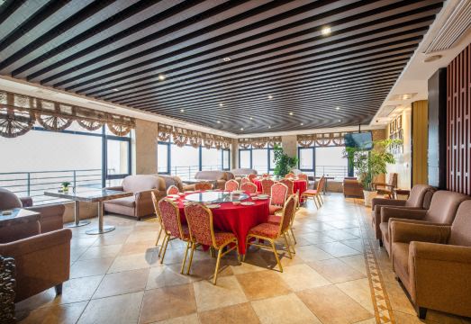 Riverside Garden HotelHotel Overview