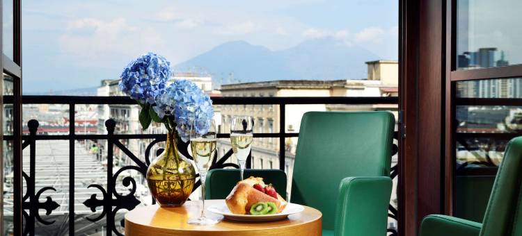 那不勒斯乌纳酒店(UNA Hotels Napoli)图片