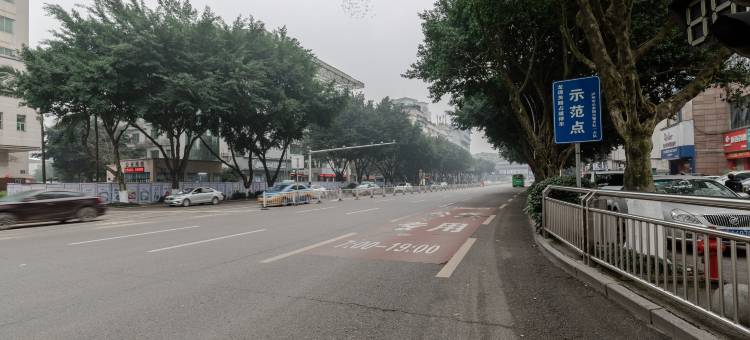 锦听连锁.鸿宸酒店(泸州江阳区四川警校店)图片