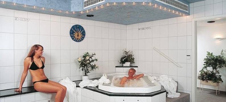 鲁斯堡图伯酒店(Hotel Traube Lossburg)图片