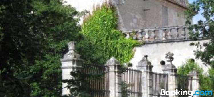 德克拉祖城堡住宿加早餐和乡间别墅酒店(Chambres d'Hôtes et Gîtes du Château de Clauzuroux)图片