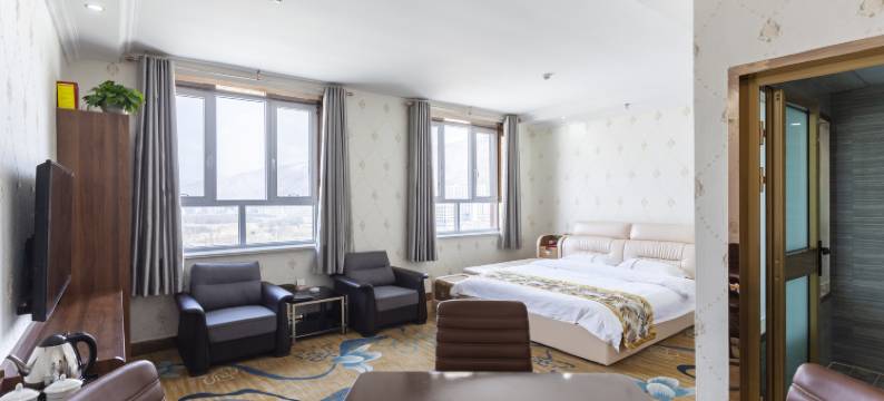 同仁云龙酒店图片