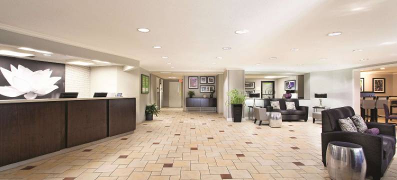 迈阿密机场东拉昆塔温德姆套房酒店(La Quinta Inn & Suites by Wyndham Miami Airport East)图片