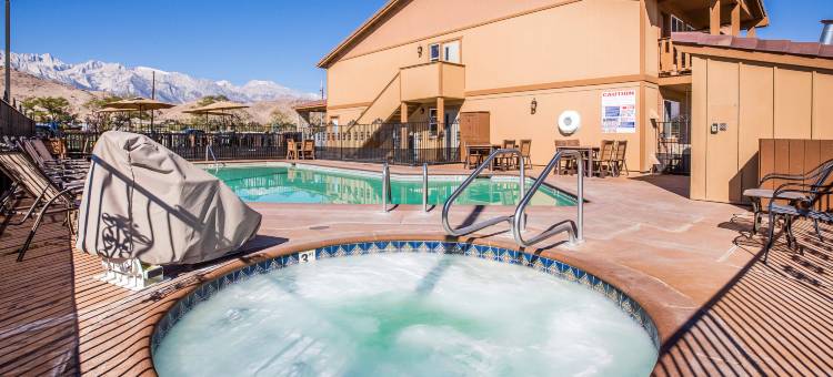 惠特尼山附近隆派恩凯艺酒店(Quality Inn Lone Pine Near Mount Whitney)图片