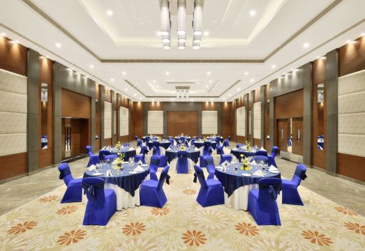 Radisson Blu Pune Hinjawadi Hotel Overview