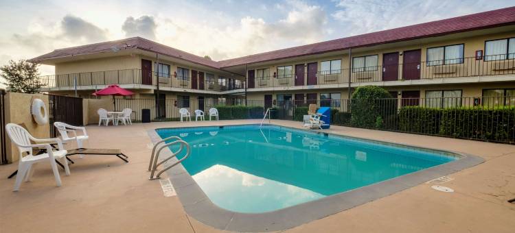 红屋顶酒店亚历山德里亚-LA(Red Roof Inn Alexandria, LA)图片