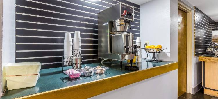 罗德威旅馆 诺克斯维尔东(Rodeway Inn Knoxville East)图片