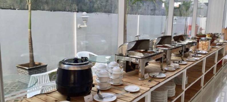 阿利马尔普瑞米尔酒店(Alimar Premier Hotel)图片