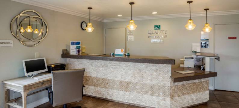 埃尔卡洪圣地亚哥东凯艺套房酒店(Quality Inn & Suites El Cajon San Diego East)图片