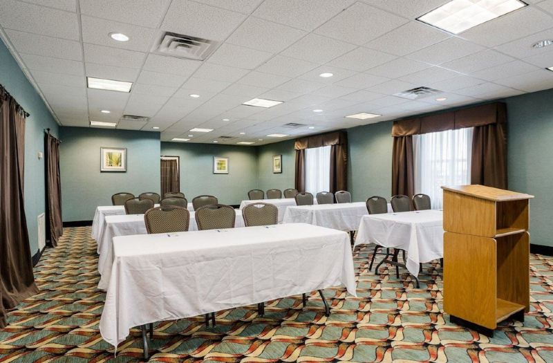 Comfort Inn Suites Grenada Hotel Reviews And Room Rates