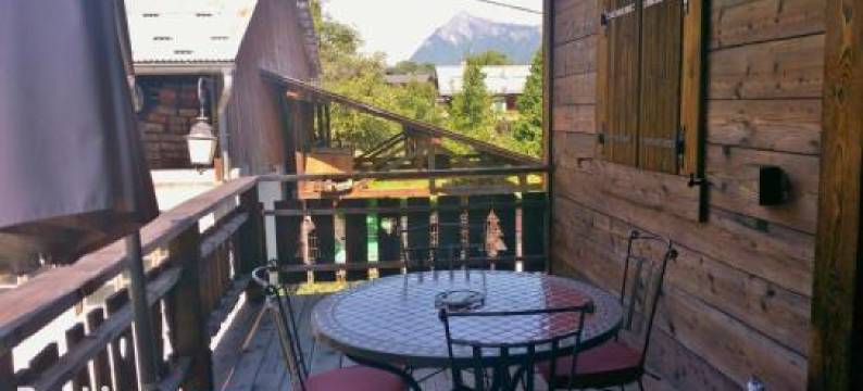 钱布莱斯德霍茨德拉索斯小木屋酒店(Chambres d'Hôtes Chalet de la Source)图片