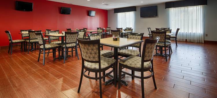 合恩湖古德曼贝斯特韦斯特优质套房酒店(Best Western Plus Goodman Inn  Suites)图片