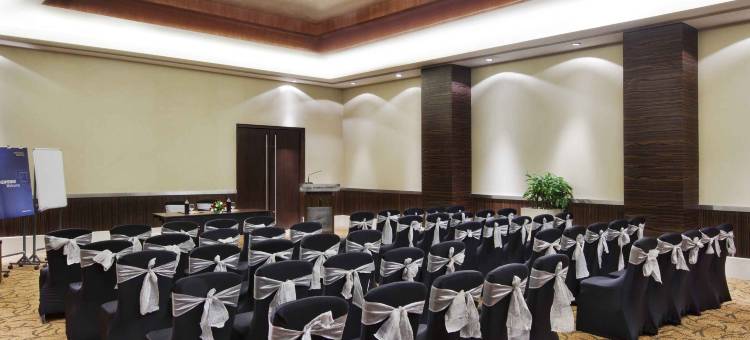 孟买珠瑚海滩诺富特酒店(Novotel Mumbai Juhu Beach)图片