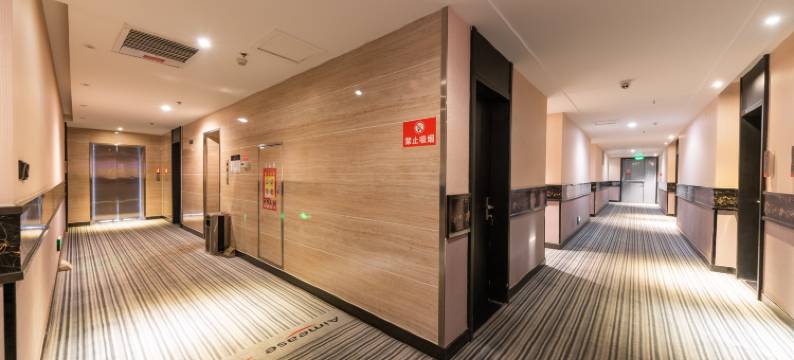 安怡连锁酒店(乌鲁木齐迎宾路机场地铁站店)图片