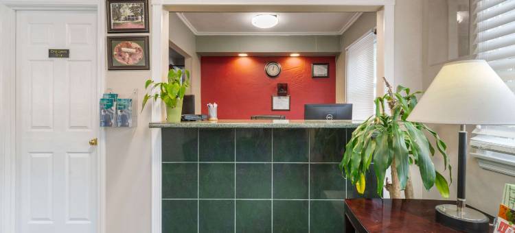 斯特布里奇20号公路伊克诺旅馆(Econo Lodge Sturbridge Route 20)图片