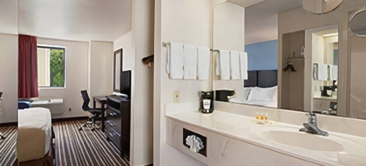 圆石市-北奥斯汀凯艺套房酒店(Quality Inn & Suites Round Rock)图片