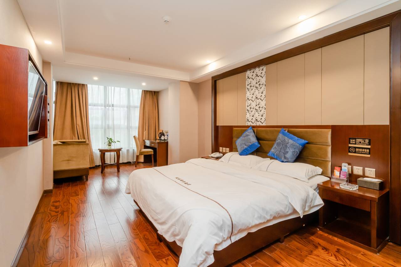 广安枫林商务酒店