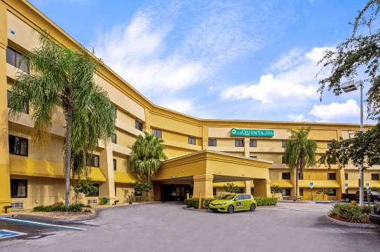 迈阿密机场东拉昆塔温德姆套房酒店(La Quinta Inn & Suites by Wyndham Miami Airport East)