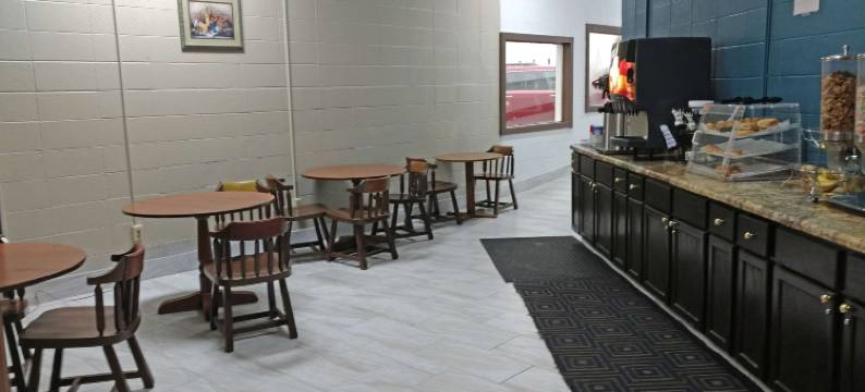 法里巴尔特城镇套房酒店(Faribault Hometown Inn & Suites)图片