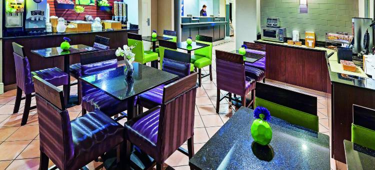 达拉斯上城拉昆塔温德姆酒店(La Quinta Inn by Wyndham Dallas Uptown)图片