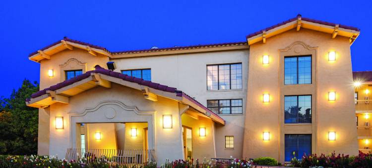 弗雷斯诺优胜美地拉昆塔温德姆酒店(La Quinta Inn by Wyndham Fresno Yosemite)图片