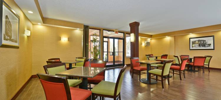 贝斯特韦斯特优质商业街廊旅馆&套房酒店(Best Western Plus Galleria Inn  Suites)图片