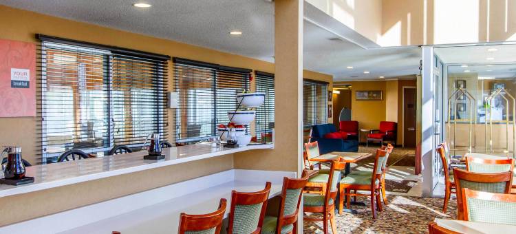 AmericInn by Wyndham Omaha Near Zoo(The Inn & Suites Omaha Near Zoo)图片