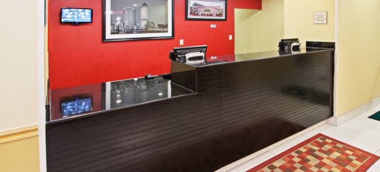 哥伦布西希利亚德拉昆塔温德姆套房酒店(La Quinta Inn & Suites by Wyndham Columbus West - Hilliard)图片