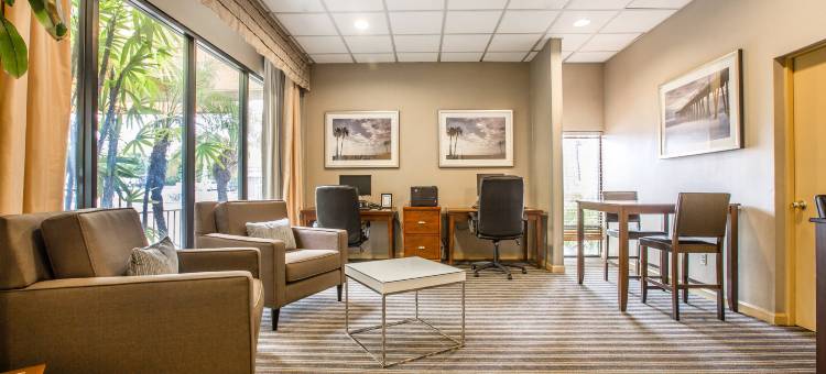 贺茂沙海滩凯艺套房酒店(Quality Inn & Suites Hermosa Beach)图片