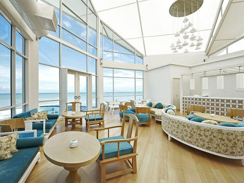 雅维林海中天酒店