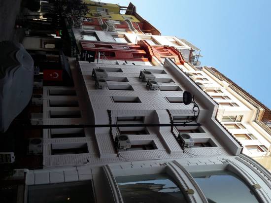 阿媽葛朗迪斯賓娜特色酒店