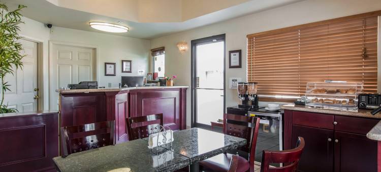 罗德威酒店-博蒙特1-10(Rodeway Inn Beaumont)图片