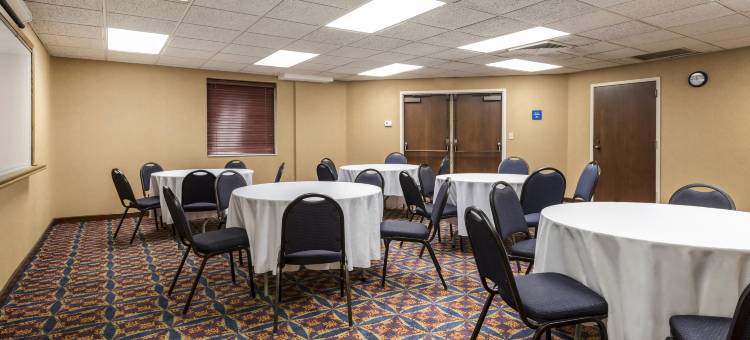 品质酒店奥本希尔斯-底特律北部(Quality Inn Auburn Hills - Detroit North)图片