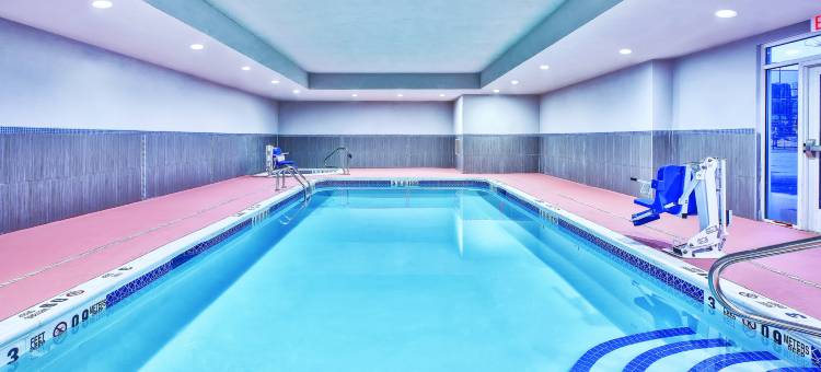 尼亚加拉瀑布拉昆塔温德姆套房酒店(La Quinta Inn & Suites by Wyndham Niagara Falls)图片