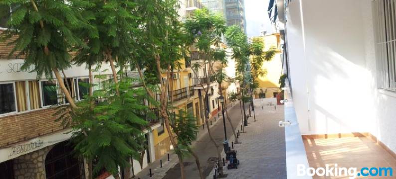 Frontbeach Apartment in Los Boliches图片