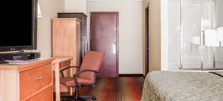 梅尔维尔亨廷顿站罗德威酒店(Rodeway Inn Huntington Station - Melville)图片