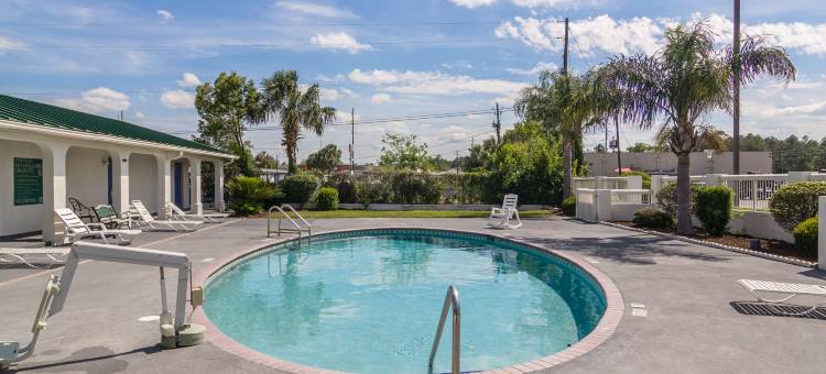 韦克罗斯伊克诺酒店(Motel 6 Waycross, GA)图片