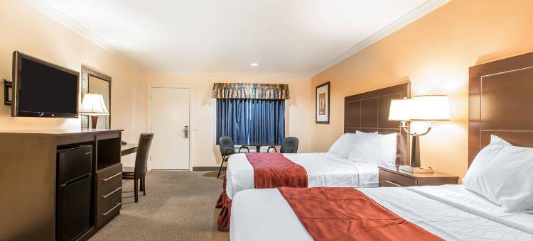 科尔顿河畔罗德威套房酒店(Rodeway Inn & Suites Colton-Riverside)图片