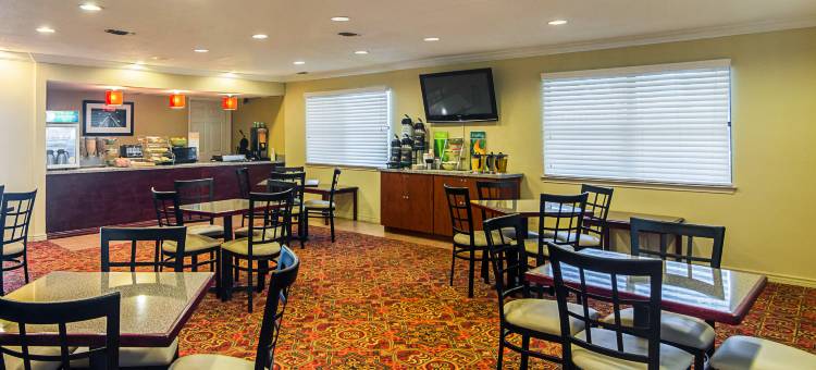 加兰凯艺套房酒店-东达拉斯(Quality Inn & Suites Garland - East Dallas)图片