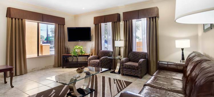 格兰伯里凯艺套房酒店(Quality Inn & Suites Granbury)图片