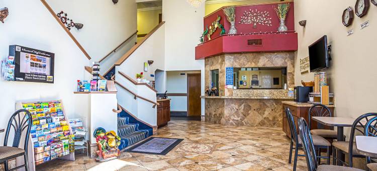 哈瓦苏湖城罗德威套房旅馆(Rodeway Inn & Suites)图片