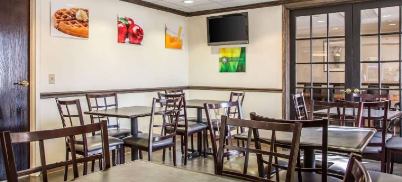 埃尔金I-90凯艺酒店(Quality Inn Elgin I-90)图片