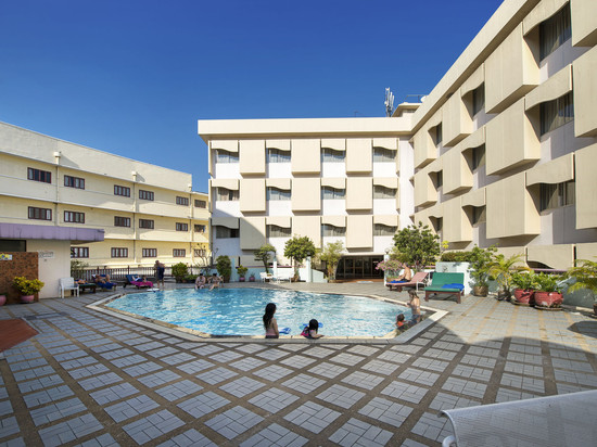 曼谷皇家酒店 – 靠近大皇宫和考山路