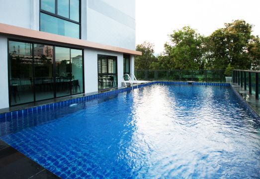 B2 South Pattaya Premier HotelHotel Overview