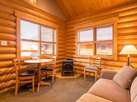 Pocahontas Cabins Jasper Hotel Reviews And Room Rates Trip Com